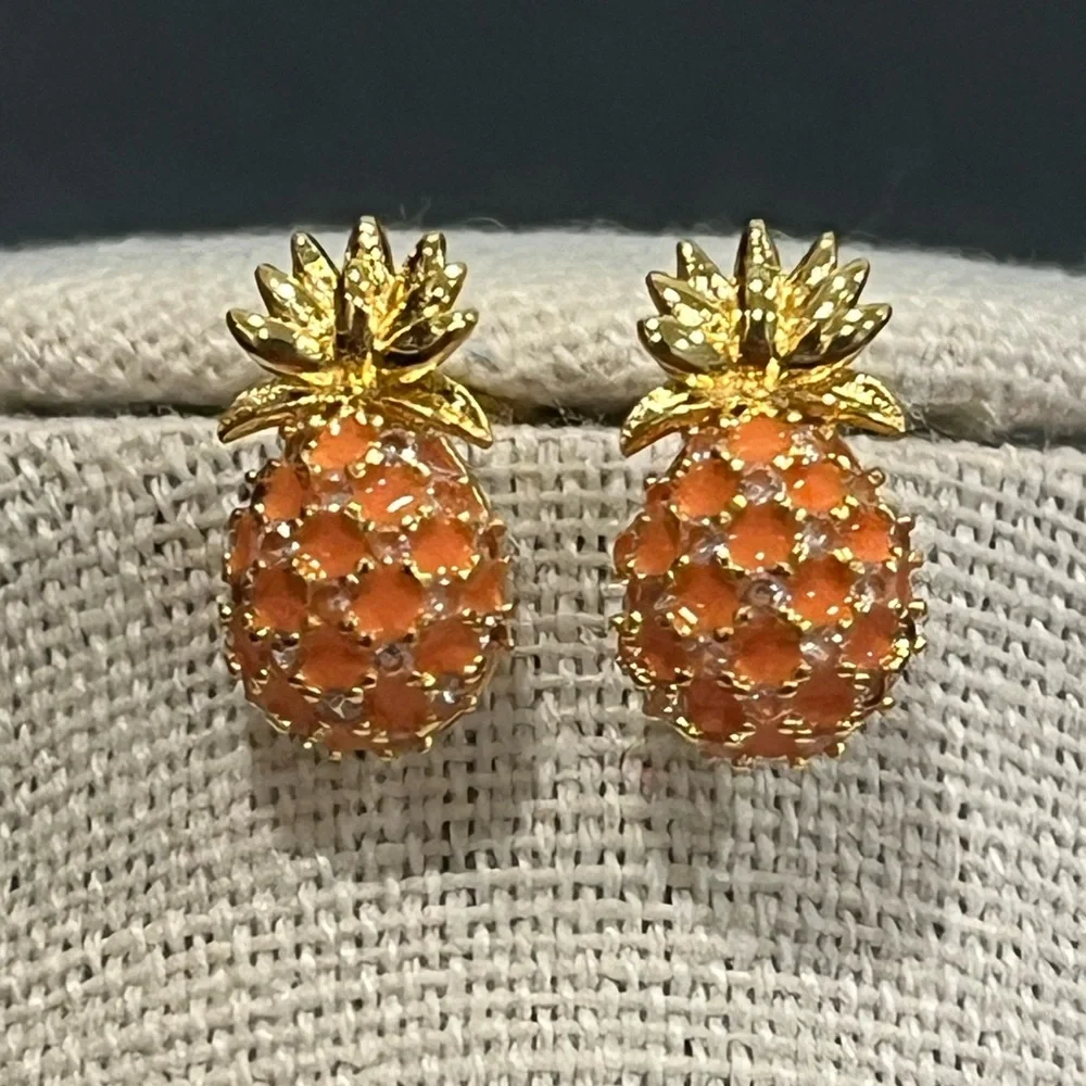 NWT Women’s 18K Gold Plated Pineapple Crystal Studs